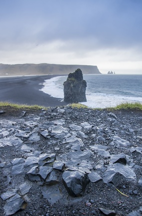 Plage de cendre noir à Reynir près de Vik Plage de cendre noir à Reynir près de Vik
www.laffprod.com/fr/roadtrips/islande/islande-partie-3